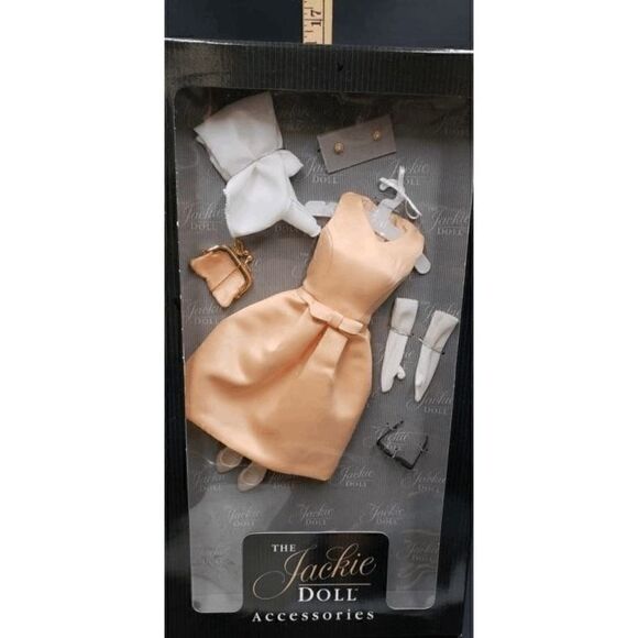 NIB- Franklin Mint Jackie Doll Peach Dress Ensemble - Picture 1 of 11